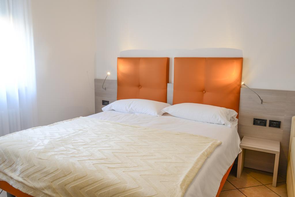 Residence Franca B&B Arco Værelse billede